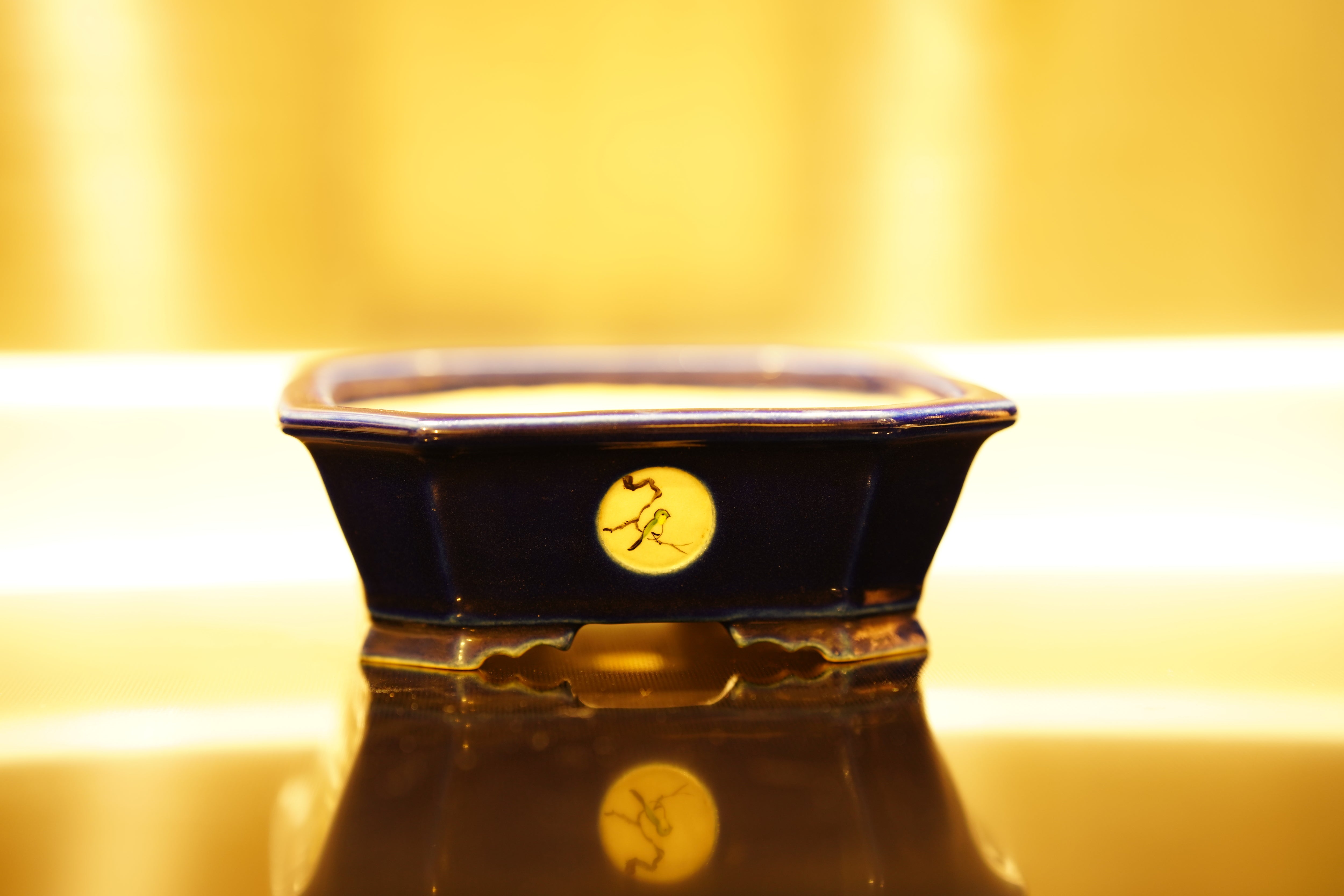 【香港現貨 – 日本盆缽】高雄香葉盆 – 藍釉人物山水図四方缽 (20*17*5.4)